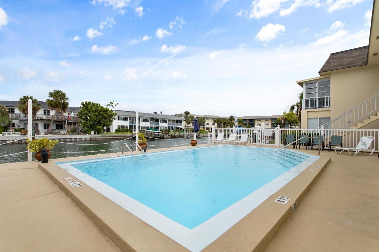 Funshine Pointe Capri Apartment St. Pete Beach Exterior photo